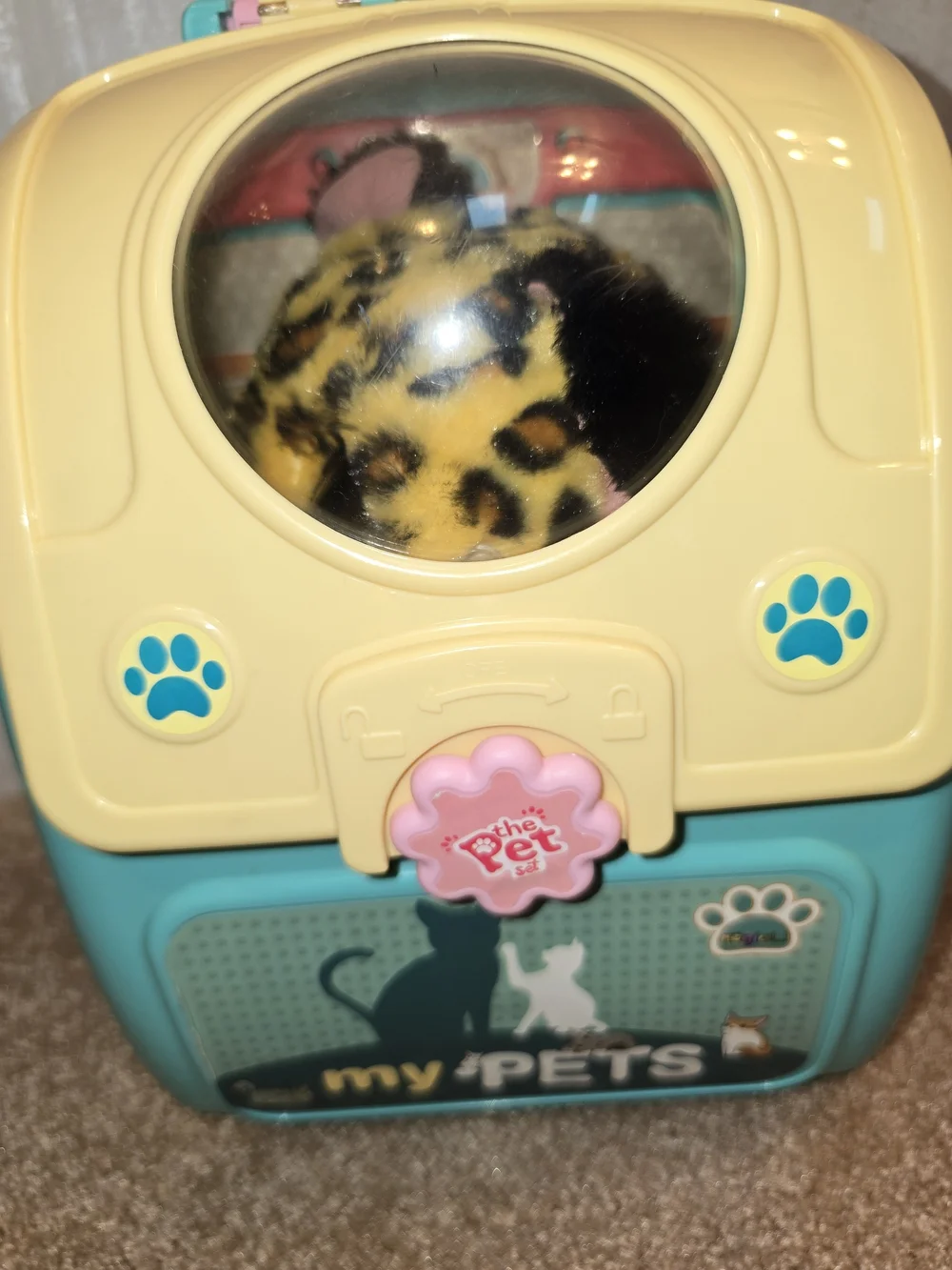 furReal Lil Wilds Lolly the Leopard Interactive Pet Toy Works, Carrying Backpack